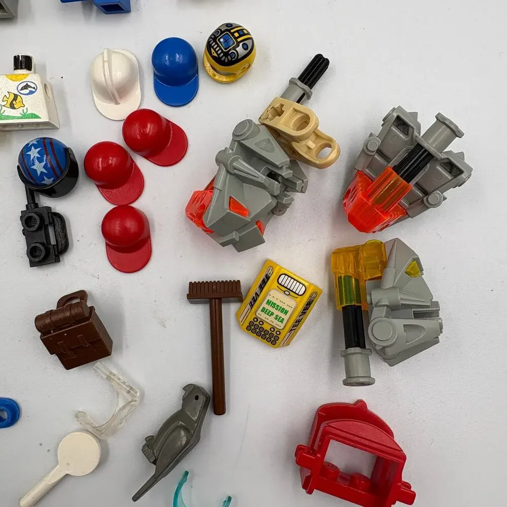 Lot 20 Lego Town Racing Minifigures Minifigs Town Space Tina Tires Tools Hats